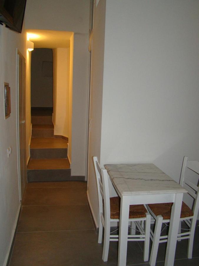 Efi'S Apartments Plaka  Екстер'єр фото